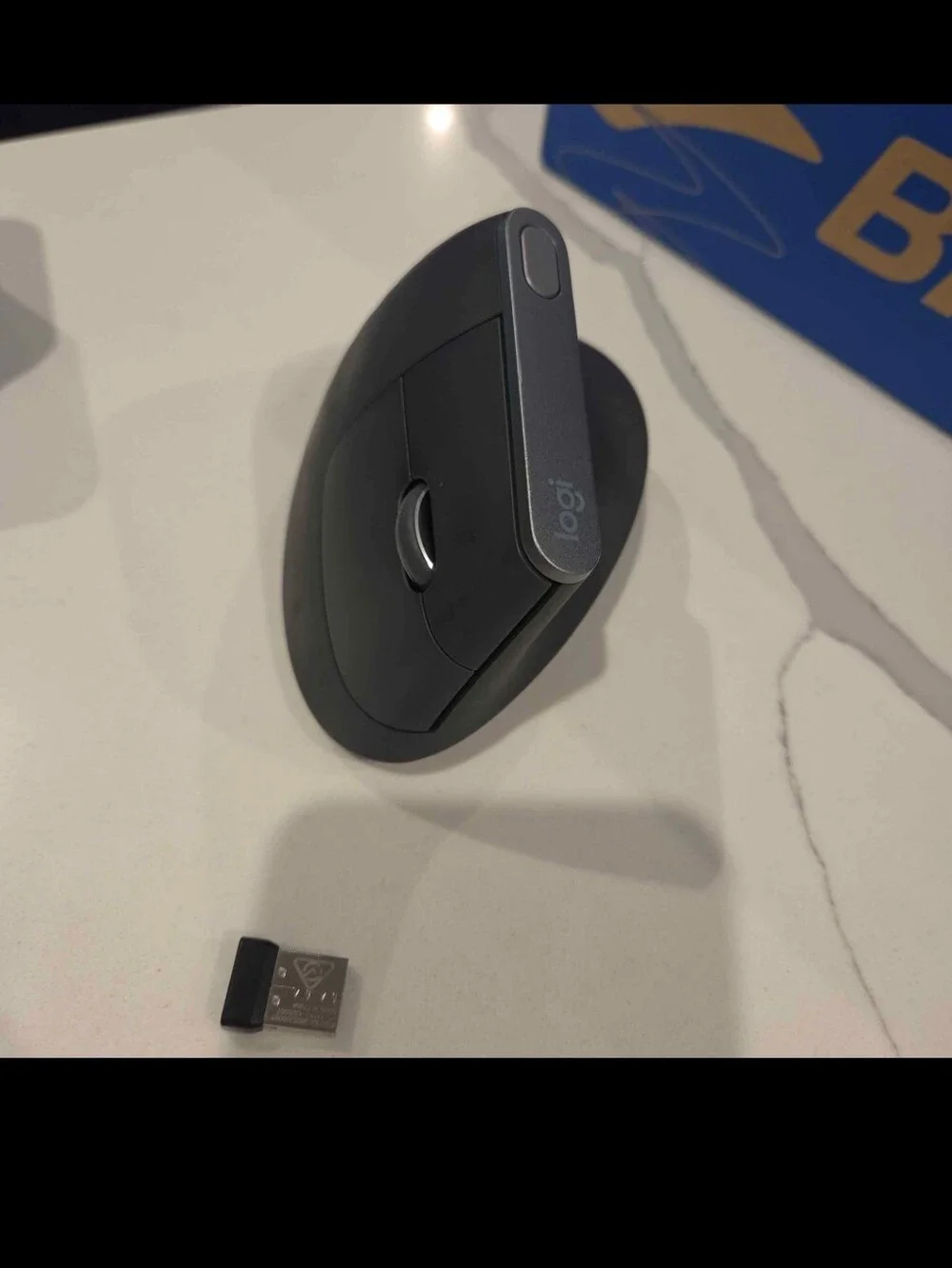 Logi MX Vertical Ergonomic Wireless Mouse